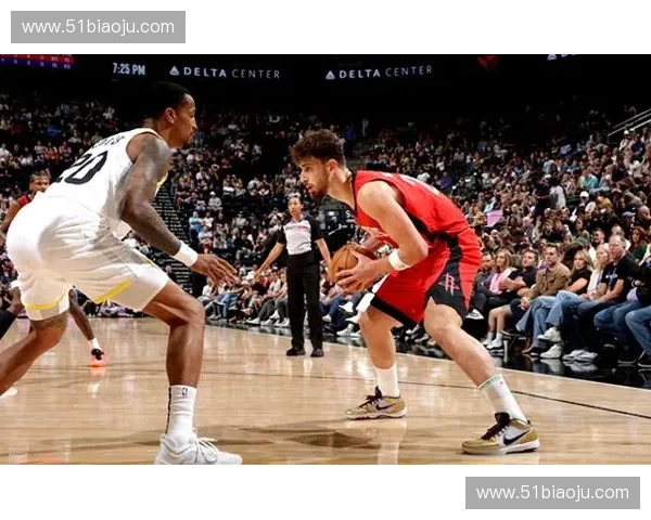 比赛精彩回放：全面分析每一场比赛的精彩瞬间与战术走向